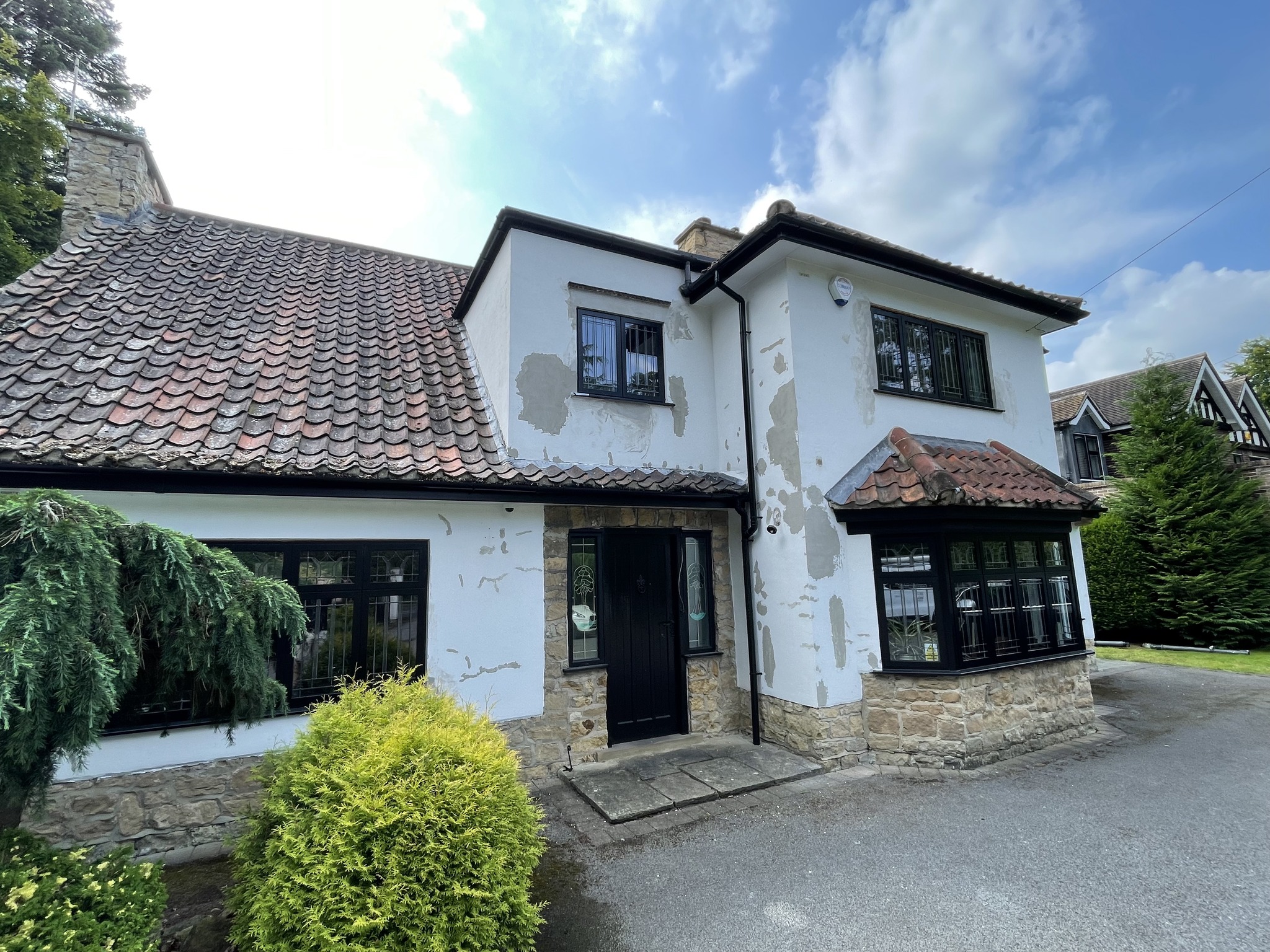 Large House Exterior Render Repaired & Painted