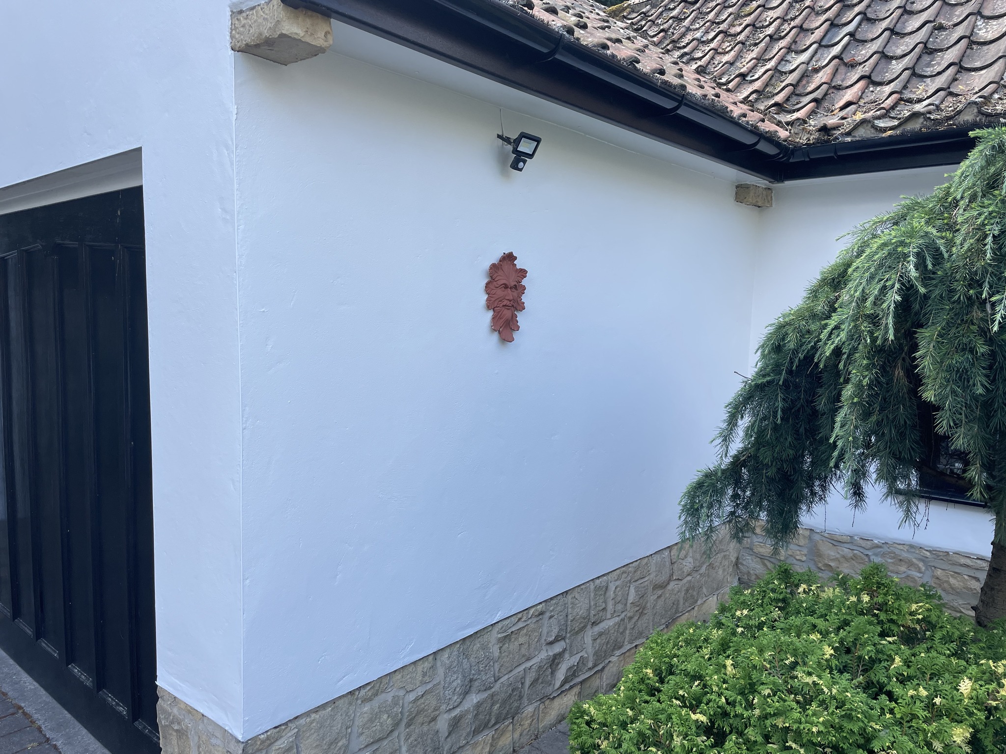 Large House Exterior Render Repaired & Painted